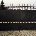Dvoukřídlá kovaná brána